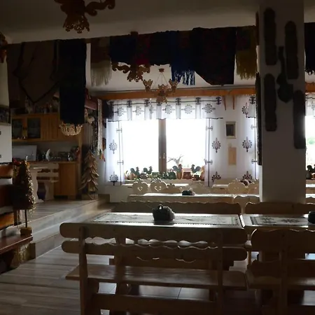 Sleboda Wynajem Pokoi Ewa Satola ゲストハウス 3*