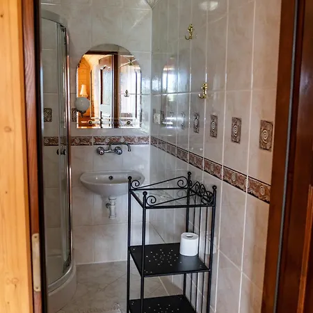 Sleboda Wynajem Pokoi Ewa Satola ゲストハウス